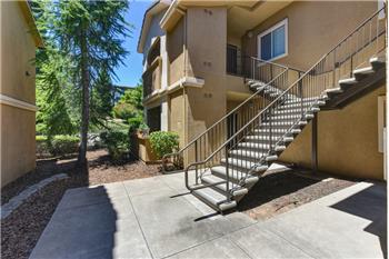 Primary listing photos for listing ID 571759