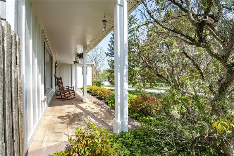 503 Kent - Front porch