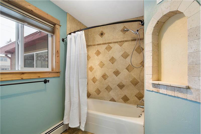 Shower/tub with separate W.C.
