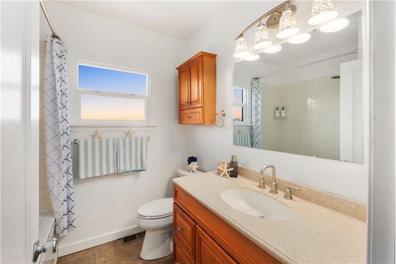 Full Bath with DEEP TUB on Main Level