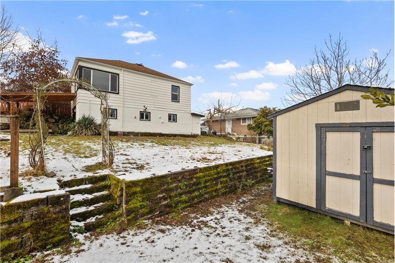 And a BIG Shed for storage!