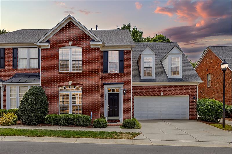 Full brick townhome in Berkeley On Providence