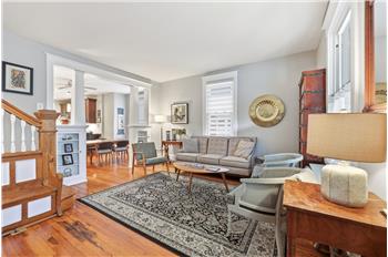 Original wood floors, woodwork and built-ins