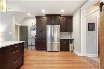 Pull out shelving & crown molding