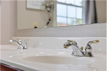 No need to share sinks here...