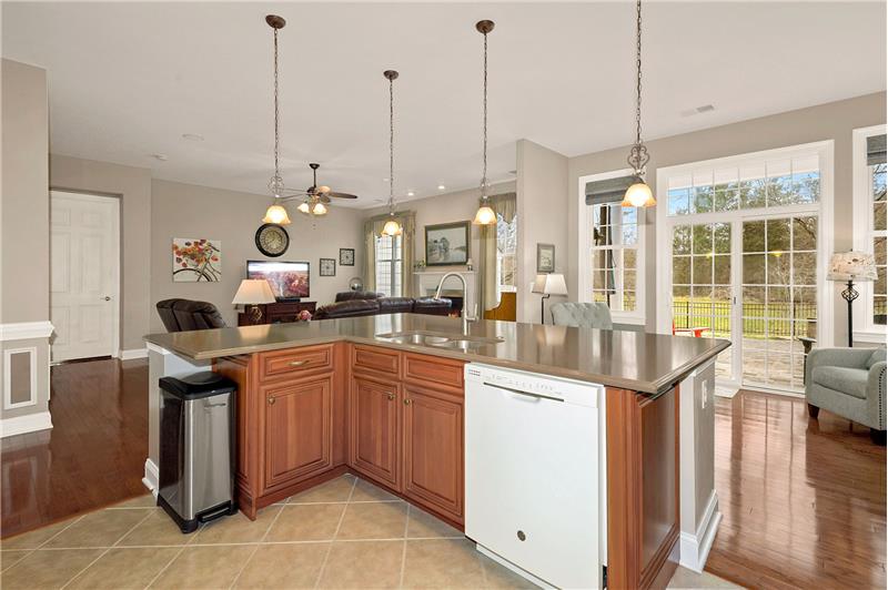 Kitchen has a Breakfast Nook/Sun Room