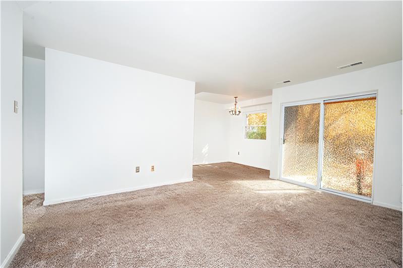 519 Meadowview Lane Living Room