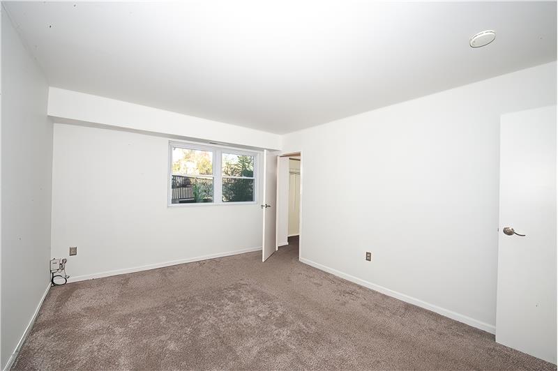 519 Meadowview Lane Bedroom