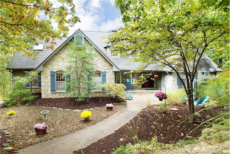 Welcome to 52 High Trails Drive