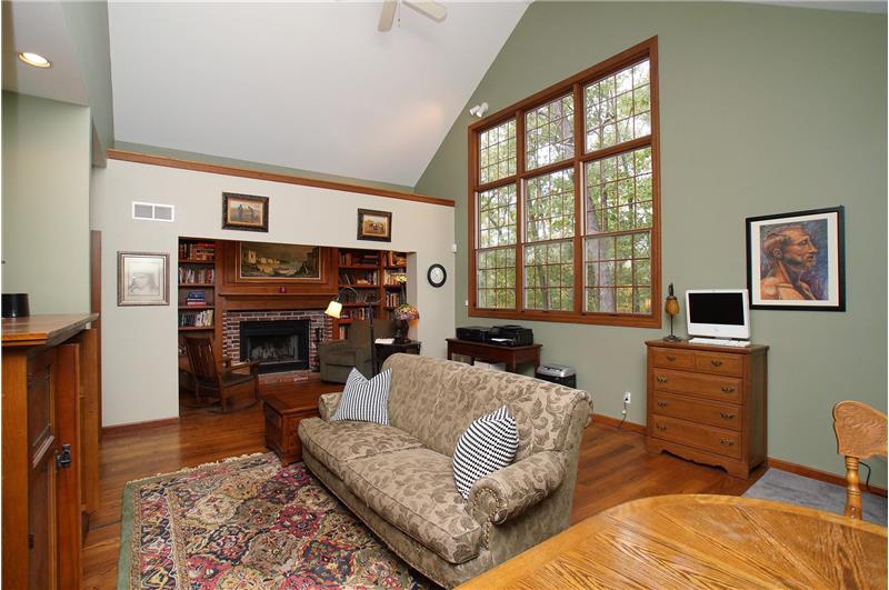 Library/den is a welcoming space