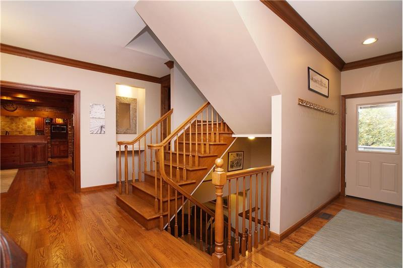Stairwell conveniently located in foyer
