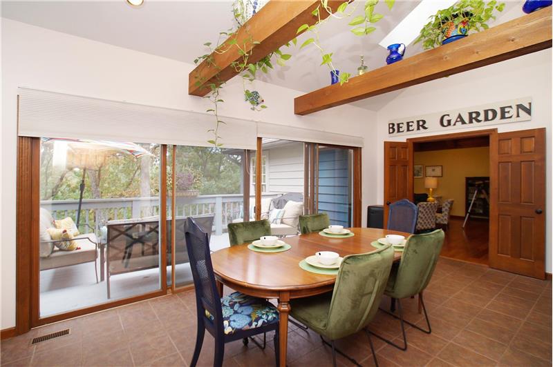 Bright Breakfast room