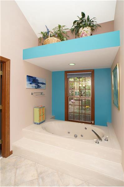 Luxurious master bath with jetted tub