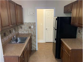 Primary listing photos for listing ID 642142