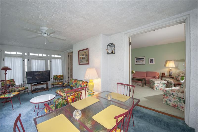 524 Woodside - Sun porch 