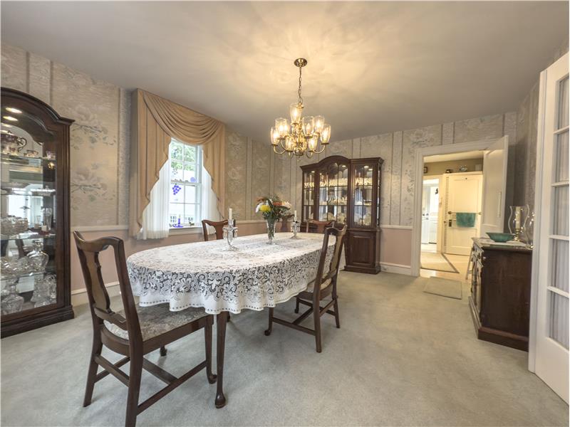 524 Woodside - Dining room 
