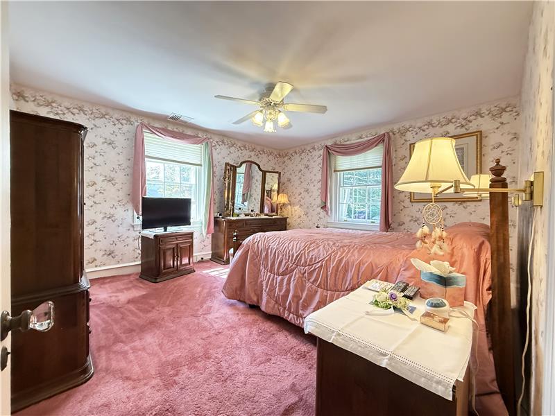 524 Woodside - Bedroom 1 