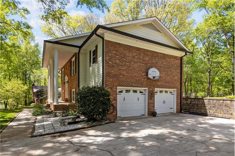 2-Car garage