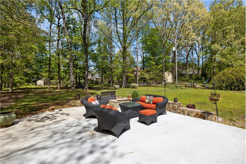 Out door living area/backyard