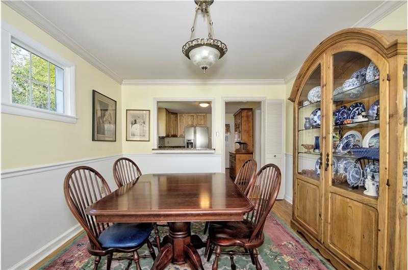 533 W Wayne Avenue Formal Dining Room