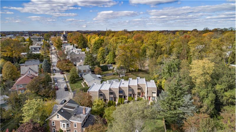 537 Barrett Avenue Unit #4 Aerial View