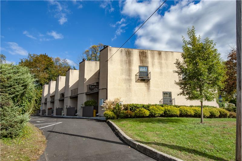 537 Barrett Avenue Unit #4 Driveway