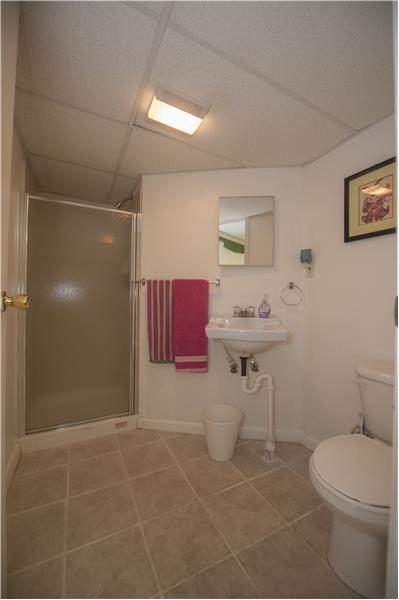 537 Chandler Lane Full Bathroom in Basement