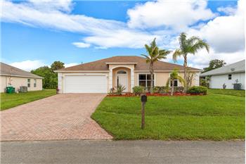 Primary listing photos for listing ID 559621