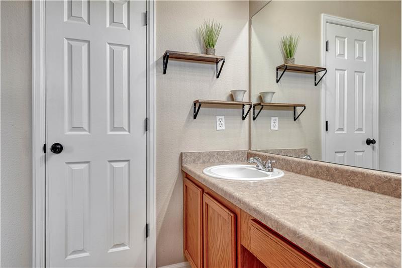 Primary bath with walk-in closet