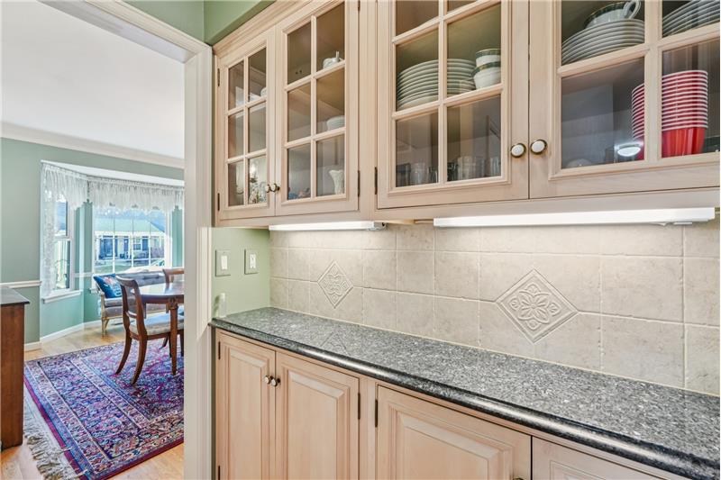 Butler's pantry and dining room