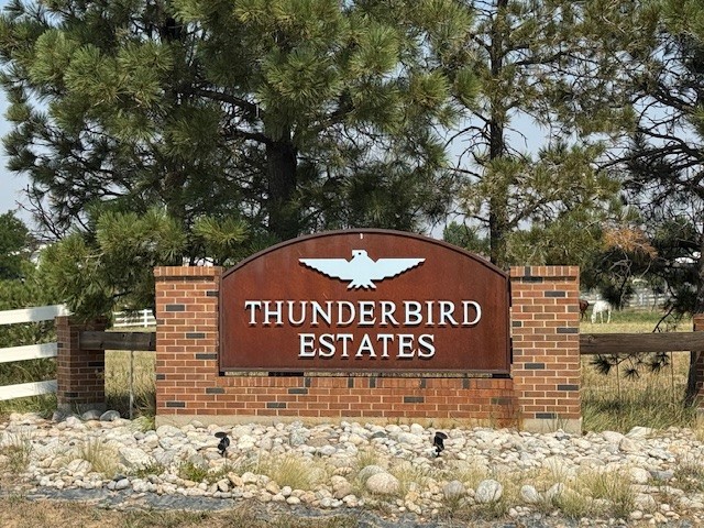 Subdivision sign on Gun Club Road