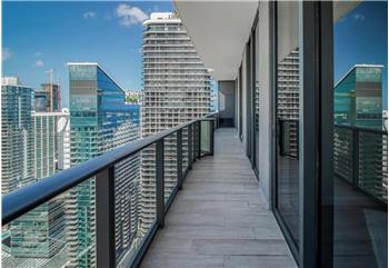 Primary listing photos for listing ID 640744