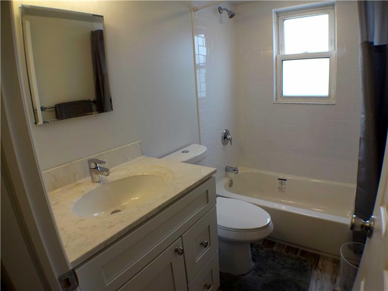 Upper Level Bath