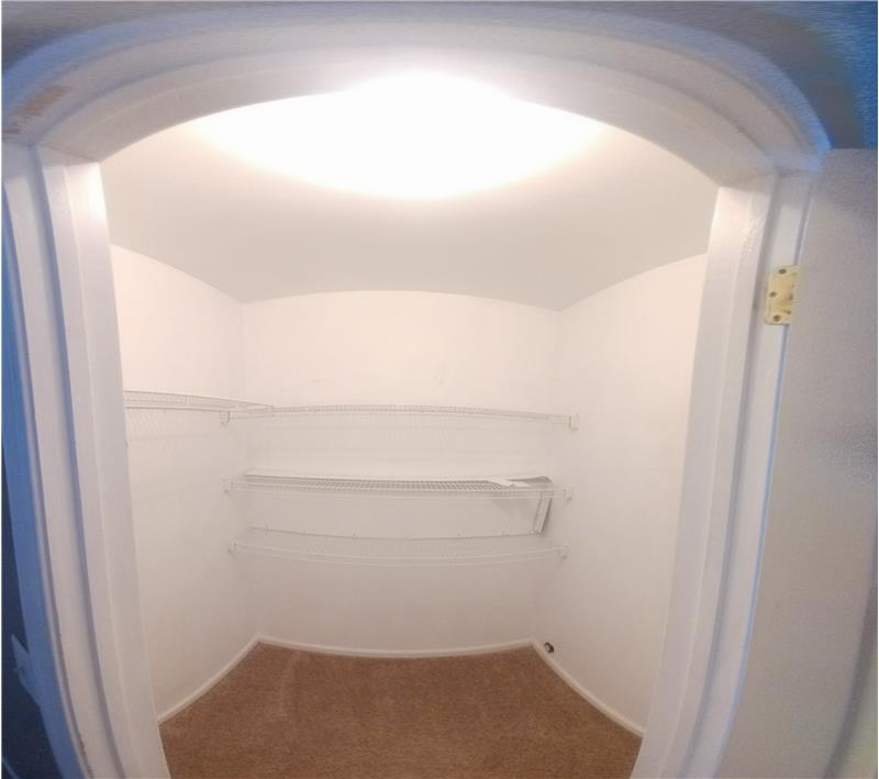 Walk-in Closet