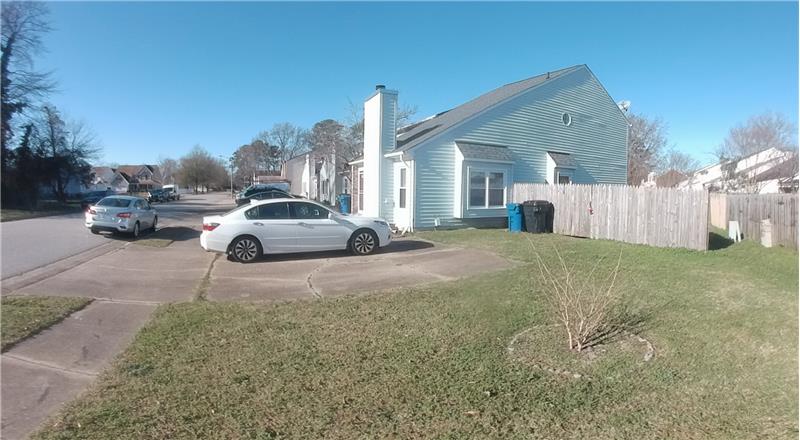 Larger Yard (end unit)