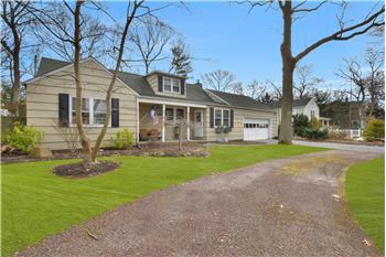 554 Ackerson Boulevard, Brightwaters, NY