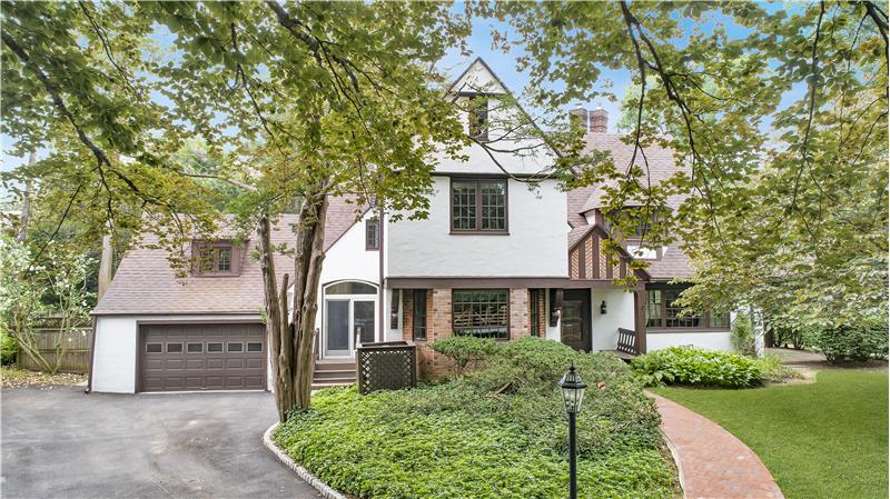 556 Saint Davids - Exterior View
