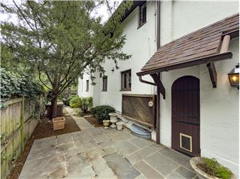 556 Saint Davids - Terrace