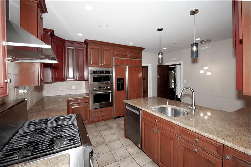 556 Saint Davids  - Kitchen