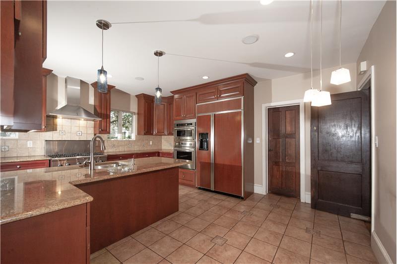 556 Saint Davids  - Kitchen