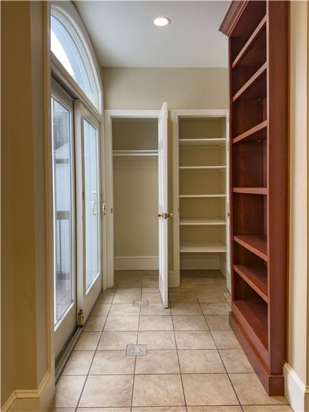 556 Saint Davids - Pantry