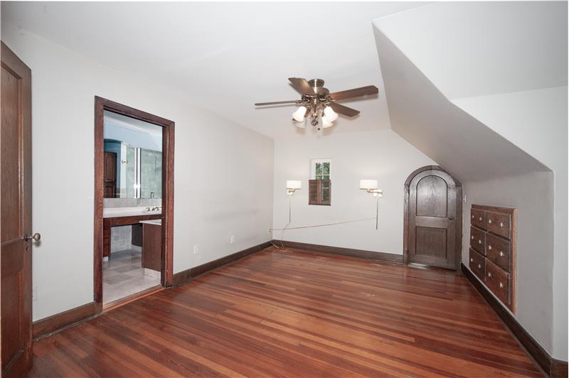 556 Saint Davids - Bedroom