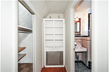 556 Saint Davids -