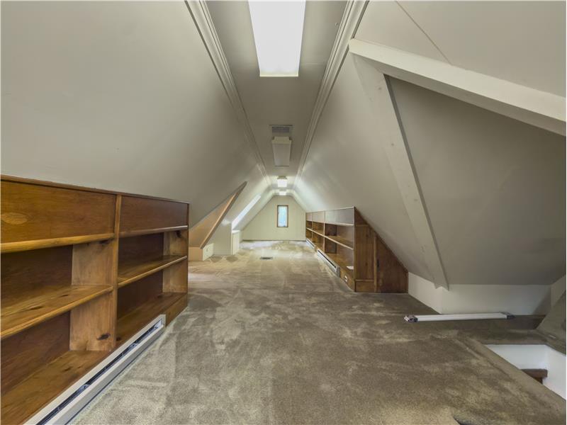 556 Saint Davids  - Loft