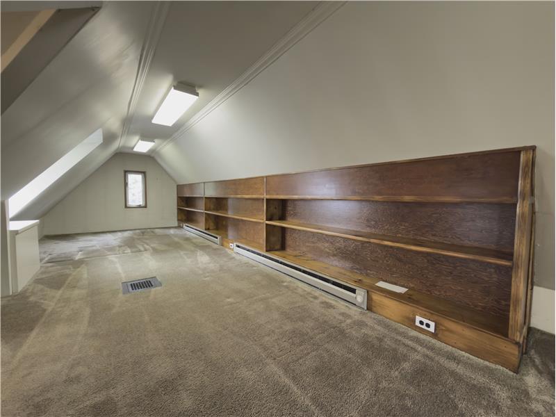 556 Saint Davids  - Loft