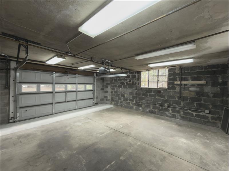 556 Saint Davids  - Garage