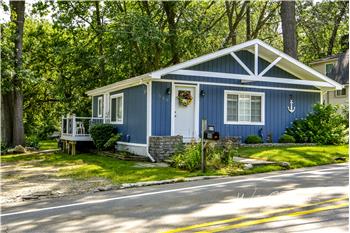 559 Heights Rd., Lake Orion, MI