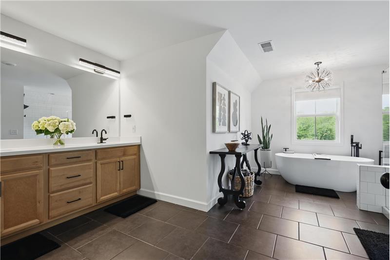 Tiled flooring, upgraded ligthing