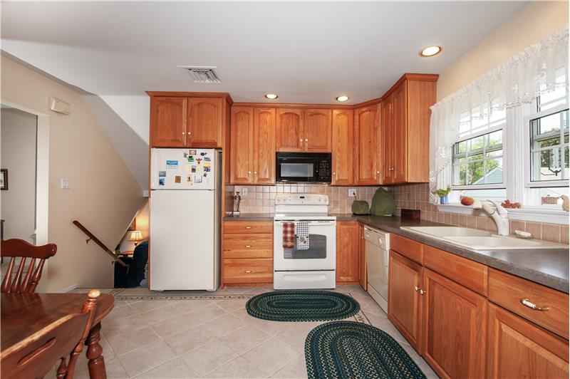 576 Kromer Avenue, Berwyn, PA 19312