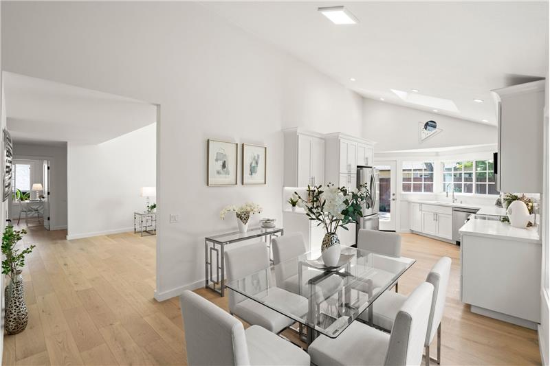 Vaulted Ceilings in Bright spacious Dining Kitchen area